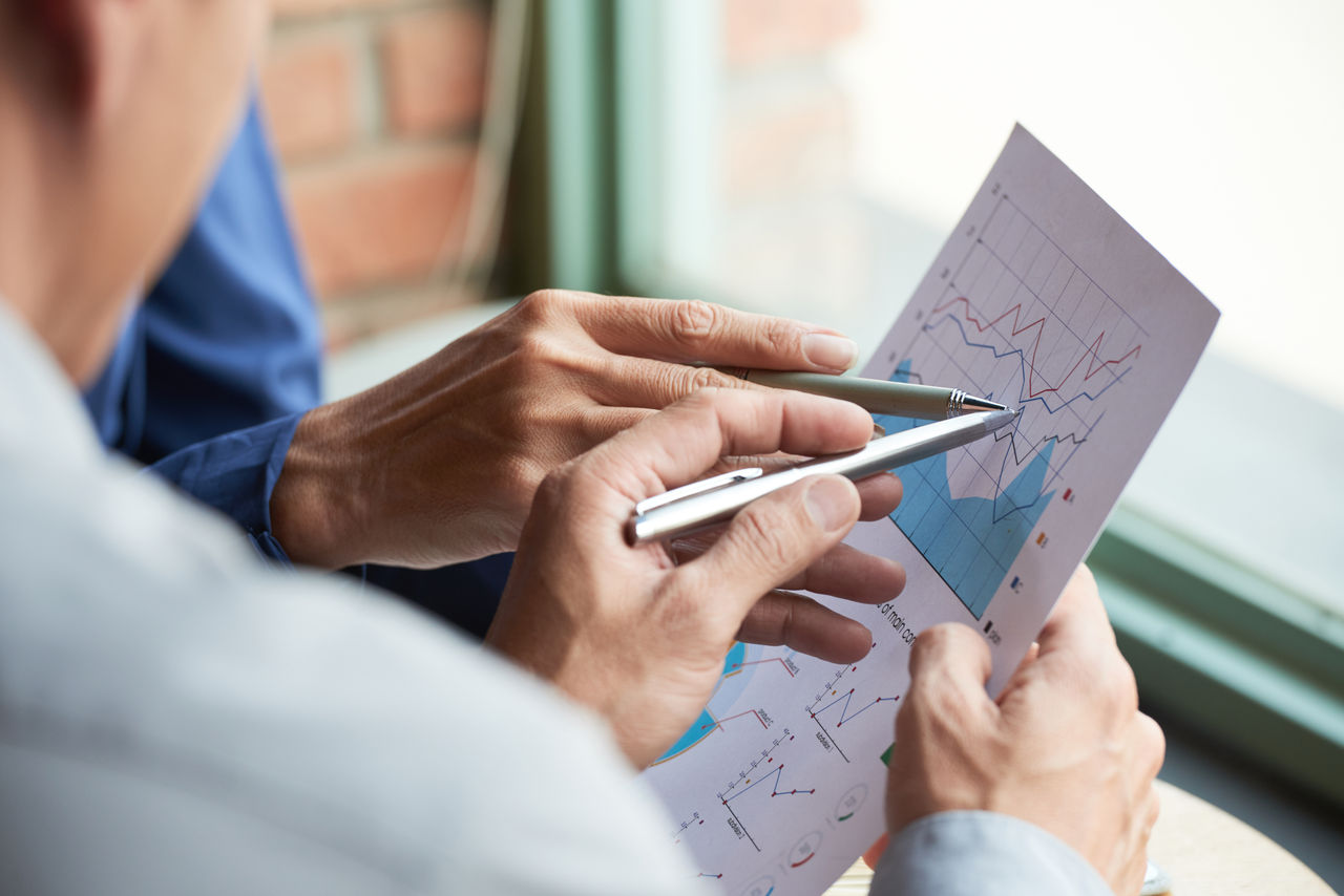Analyzing Statistic Data with Colleague